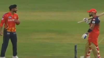 Virat Kohli talks to Harpreet Brar (X)