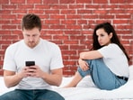 Micro-cheating, a subtle betrayal in relationships, often involves emotional investments crossing boundaries. (Freepik)