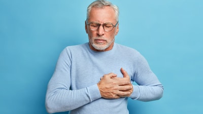 Doctor explains the telltale signs of heart blockage that could save your life. (Freepik) Doctor explains the telltale signs of heart blockage that could save your life. (Freepik)