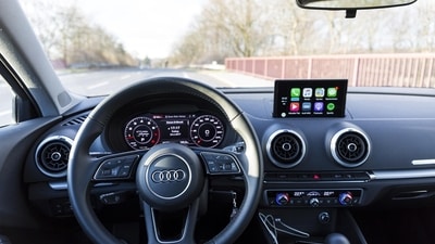 Apple has not announced any official relaxation of its rules regarding CarPlay, and this new feature is likely the result of an oversight rather than a policy change. (Pixabay)