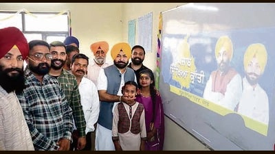 Cabinet minister Hardeep Singh Mundian, inaugurating upgraded government schools in the villages of Rawat and Kakka in Ludhiana on Monday. (HT Photo) Cabinet minister Hardeep Singh Mundian, inaugurating upgraded government schools in the villages of Rawat and Kakka in Ludhiana on Monday. (HT Photo)