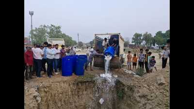 FSDA destroys the adulterated paneer in a pit. (Sourced) FSDA destroys the adulterated paneer in a pit. (Sourced)