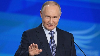 Russian President Vladimir Putin said that fighting in Ukraine had resumed after the surprise 30-hour Easter ceasefire. (AP) Russian President Vladimir Putin said that fighting in Ukraine had resumed after the surprise 30-hour Easter ceasefire. (AP)