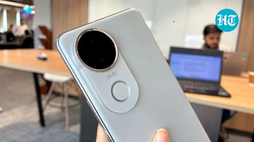 Vivo V50e offers pleasing camera capabilities with its dual camera setup. (Aishwarya Panda-HT) Vivo V50e offers pleasing camera capabilities with its dual camera setup. (Aishwarya Panda-HT)