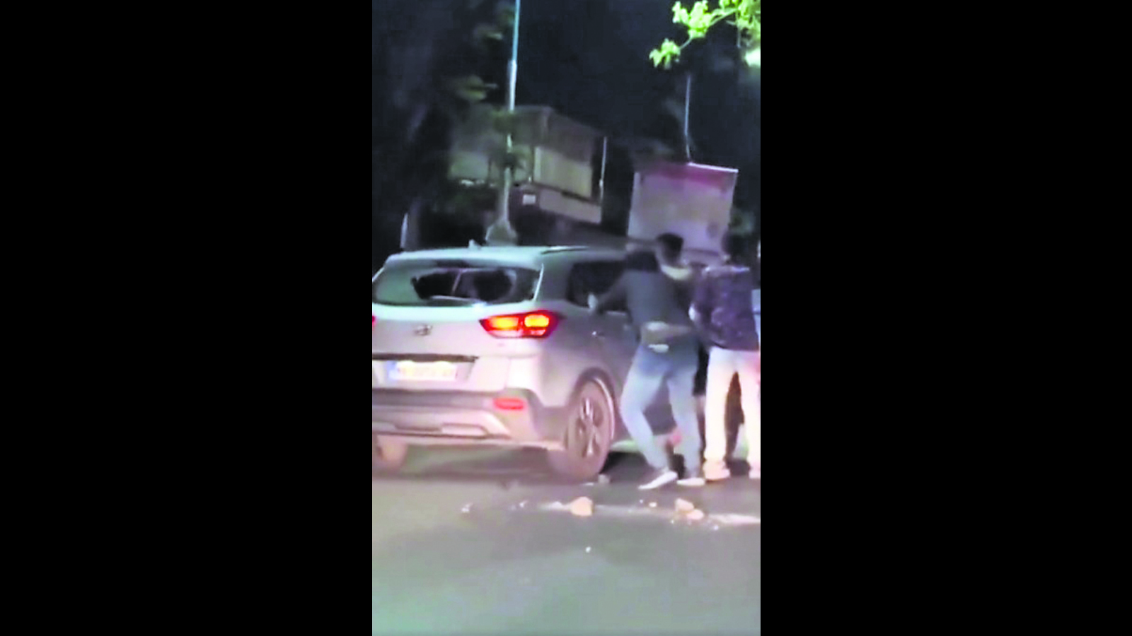 Road rage incident: Husband in ICU, wife assaulted near Pashan Circle ...