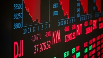 US stocks took a tumble on Monday after Donald Trump levelled criticism against Federal Reserve Chair Powell (Representative image/Bloomberg) US stocks took a tumble on Monday after Donald Trump levelled criticism against Federal Reserve Chair Powell (Representative image/Bloomberg)