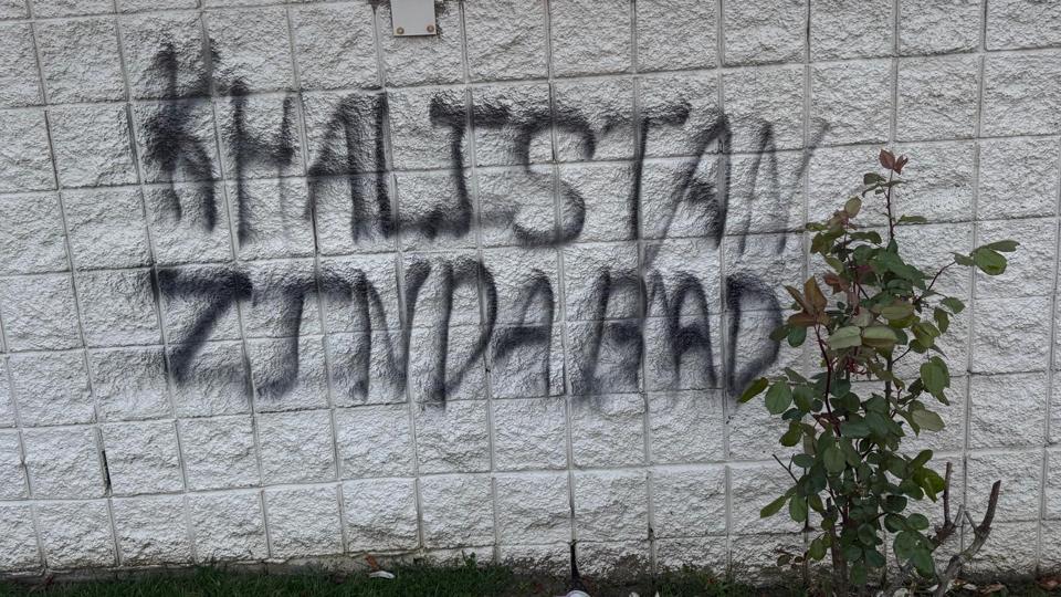 Pro-Khalistan graffiti was spray-painted on the outer walls of the Ross Street gurdwara in Vancouver on Saturday. (Credit: Khalsa Diwan Society) Pro-Khalistan graffiti was spray-painted on the outer walls of the Ross Street gurdwara in Vancouver on Saturday. (Credit: Khalsa Diwan Society)