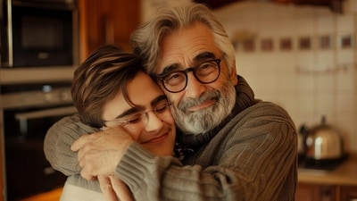 Compassionate conversations: Doctors share communication tips to support loved ones with Alzheimer’s through these meaningful activities. (Image by Pixabay)