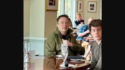 Throwback picture of Elon Musk and his son. (X/@EvasTeslaSPlaid) Throwback picture of Elon Musk and his son. (X/@EvasTeslaSPlaid)