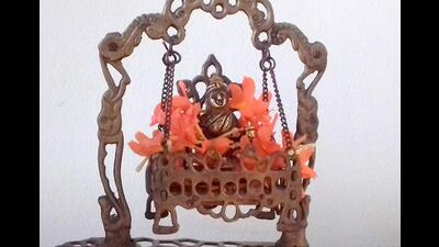 Gauri in the form of “Annapurna” was installed, mostly in small brass swings, in houses for the entire month. (WIKIMEDIA COMMONs) Gauri in the form of “Annapurna” was installed, mostly in small brass swings, in houses for the entire month. (WIKIMEDIA COMMONs)