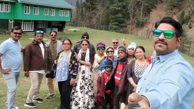 However, due to a rush of tourists, the horses arrived late by 30 minutes, preventing them from reaching the valley at the scheduled time. (HT) However, due to a rush of tourists, the horses arrived late by 30 minutes, preventing them from reaching the valley at the scheduled time. (HT)