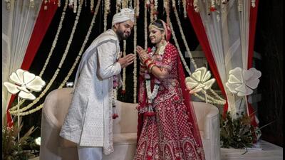 Lieutenant Vinay Narwal and Himanshi at their destination wedding in Mussoorie on April 16. The couple left for their honeymoon in Jammu and Kashmir on April 21. (HT file photo)