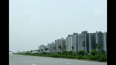 On the one hand, MoHUA has unutilised funds and, on the other, cities struggle to find human and financial resources to address development challenges On the one hand, MoHUA has unutilised funds and, on the other, cities struggle to find human and financial resources to address development challenges
