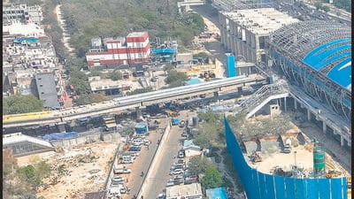 The 280-metre-long foot overbridge at Sarai Kale Khan in New Delhi. (HT PHOTO) The 280-metre-long foot overbridge at Sarai Kale Khan in New Delhi. (HT PHOTO)