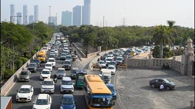 The state government has sought a database from VAHAN of all overage vehicles registered in other states. (Sunil Ghosh /HT PHOTO) The state government has sought a database from VAHAN of all overage vehicles registered in other states. (Sunil Ghosh /HT PHOTO)