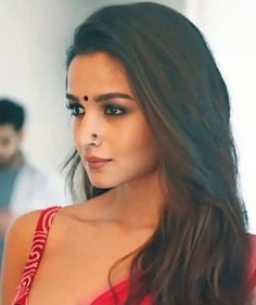 Nude lipstick shades like Alia Bhatt wore adds to minimal makeup (Pinterest) Nude lipstick shades like Alia Bhatt wore adds to minimal makeup (Pinterest)