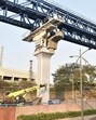 On Tuesday, work commenced on laying 12 segments between piers 453 and 454, with four segments already placed. (HT)