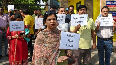 Parents protest outside the FIITJEE Sector 62 campus in Noida on April 13, 2025. (Sunil Ghosh/ HT) Parents protest outside the FIITJEE Sector 62 campus in Noida on April 13, 2025. (Sunil Ghosh/ HT)