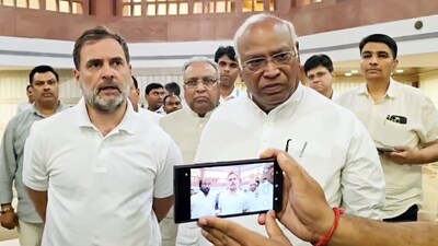 Lok Sabha LoP and Congress MP Rahul Gandhi and party president Mallikarjun Kharge speak to the media after attending the all-party meeting. (ANI) Lok Sabha LoP and Congress MP Rahul Gandhi and party president Mallikarjun Kharge speak to the media after attending the all-party meeting. (ANI)