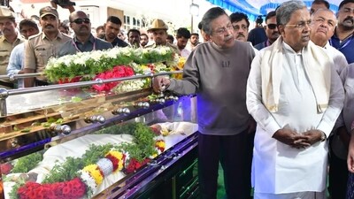 CM Siddaramaiah meets the family of deceased in Bengaluru. CM Siddaramaiah meets the family of deceased in Bengaluru.
