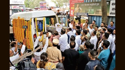 Mortal remains of Kaustubh Ganbote was taken to crematorium in Pune on Thursday. (MAHENDRA KOLHE/HT PHOTO) Mortal remains of Kaustubh Ganbote was taken to crematorium in Pune on Thursday. (MAHENDRA KOLHE/HT PHOTO)