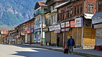 An Indian tourist departs after an attack in Pahalgam, about 90kms (55 miles) from Srinagar on April 23, 2025 (Photo: AFP) An Indian tourist departs after an attack in Pahalgam, about 90kms (55 miles) from Srinagar on April 23, 2025 (Photo: AFP)