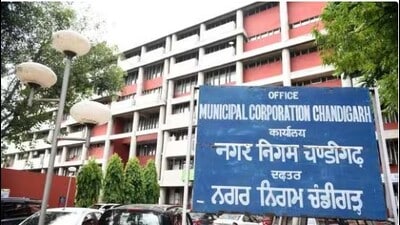 The letter came after mayor Harpreet Kaur Babla and municipal chief Amit Kumar raised multiple requests to UT administrator Gulab Chand Kataria to allocate additional funds to MC for ensuring its smooth functioning. (HT)