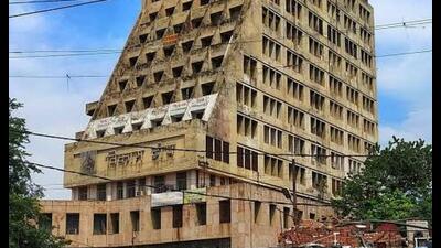 Vikas Deep building houses several government and private offices and commercial establishments, drawing hundreds of people daily. (File photo) Vikas Deep building houses several government and private offices and commercial establishments, drawing hundreds of people daily. (File photo)