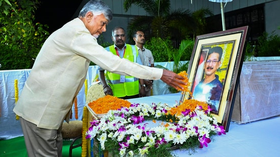 Andhra Pradesh Chief Minister N Chandrababu Naidu pays tribute to JS Chandramouli Garu, who was killed in the Pahalgam terror attack, in Visakhapatnam. (\ (@ncbn)