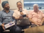 Elderly men turned a metro coach into a karaoke session, sparking mixed reactions online. Elderly men turned a metro coach into a karaoke session, sparking mixed reactions online.