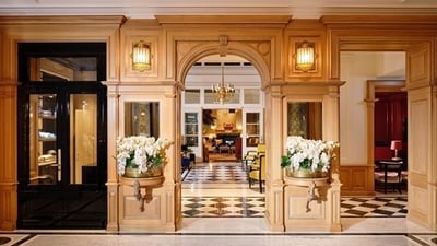 Nestled in a private park, Baur au Lac combines over 150 years of Swiss hospitality with stunning Alpine and Lake Zurich views.
