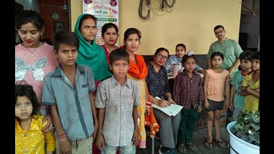 District education officer as well as the deputy DEO visited several localities to spread awareness about the facilities in government schools. (HT Photo)
