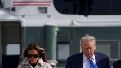 U.S. President Donald Trump and first lady Melania Trump walk from Marine One to board Air Force One as they depart for Rome, Italy, to attend Pope Francis' funeral, at Joint Base Andrews in Maryland, U.S., April 25, 2025. REUTERS/Nathan Howard (REUTERS)