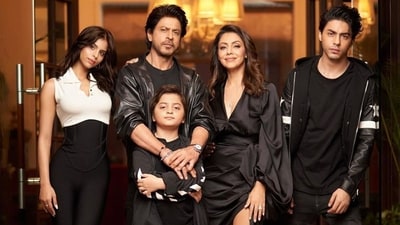 As per a report in HT, Shah Rukh has leased these floors from film producer Vashu Bhagnani. As per a report in HT, Shah Rukh has leased these floors from film producer Vashu Bhagnani.