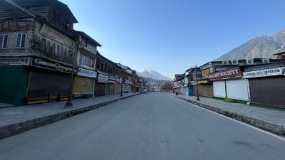 The deserted main market in Pahalgam after a deadly terrorist attack that claimed 26 lives. (Waseem Andrabi/Hindustan Times) The deserted main market in Pahalgam after a deadly terrorist attack that claimed 26 lives. (Waseem Andrabi/Hindustan Times)