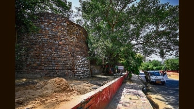 These structures often block roads, footpaths, and public spaces, creating problems for traffic movement and residents. (REPRESENTATIVE PIC) These structures often block roads, footpaths, and public spaces, creating problems for traffic movement and residents. (REPRESENTATIVE PIC)