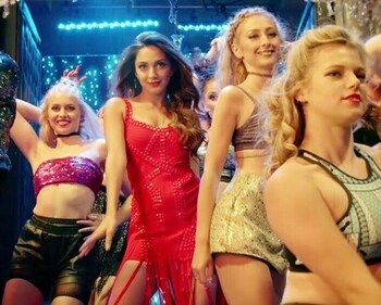 Tu Cheez Badi Hai Mast Mast from Machine – Glam bombshell in bling (Pinterest) Tu Cheez Badi Hai Mast Mast from Machine – Glam bombshell in bling (Pinterest)