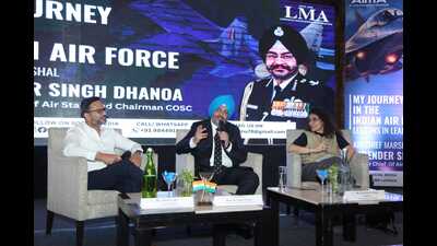 Air Chief Marshal Birender Singh Dhanoa (retd) addressing a gathering at an event in Ludhiana on Saturday. (HT Photo)