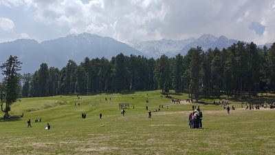 A Karnataka techie who visited Kashmir with his wife, brother, and sister-in-law recalled the horror of the Pahalgam attack. (X/@prasannabhat38) A Karnataka techie who visited Kashmir with his wife, brother, and sister-in-law recalled the horror of the Pahalgam attack. (X/@prasannabhat38)
