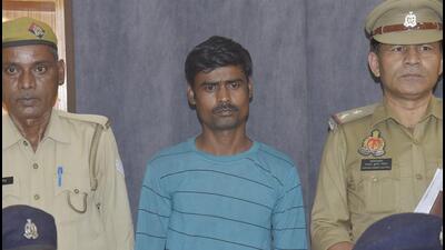 The suspect strangled her with a piece of cloth, tied her hands and legs with a rope and packed the body in a blanket, said police. (Sakib Ali/HT Photo) The suspect strangled her with a piece of cloth, tied her hands and legs with a rope and packed the body in a blanket, said police. (Sakib Ali/HT Photo)
