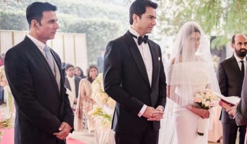 Akshay at Rahul and Asin's wedding Akshay at Rahul and Asin's wedding