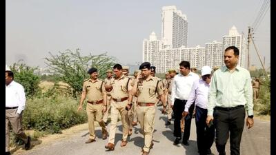 A heavy police presence, including senior officers, was in place to ensure the smooth execution of the demarcation exercise. (HT Photos) A heavy police presence, including senior officers, was in place to ensure the smooth execution of the demarcation exercise. (HT Photos)