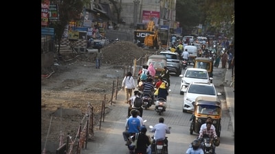 A recent survey by the traffic police revealed that ongoing civic works, including road repairs, resurfacing, sewer line installations, and underground gas pipeline projects, have caused traffic congestion. (MAHENDRA KOLHE/ HT) A recent survey by the traffic police revealed that ongoing civic works, including road repairs, resurfacing, sewer line installations, and underground gas pipeline projects, have caused traffic congestion. (MAHENDRA KOLHE/ HT)