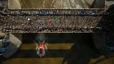 Following the Victoria Embankment, runners head north down the Thames to Westminster, passing Buckingham Palace before coming to a stop at the Mall. (REUTERS)