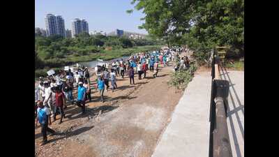 Earlier, after facing sustained opposition, the Pune Municipal Corporation (PMC) had announced it would revise RFD plans impacting the Ramnadi-Mula devrai (sacred grove) and avoid tree felling on an eight-hectare site. (HT PHOTO) Earlier, after facing sustained opposition, the Pune Municipal Corporation (PMC) had announced it would revise RFD plans impacting the Ramnadi-Mula devrai (sacred grove) and avoid tree felling on an eight-hectare site. (HT PHOTO)
