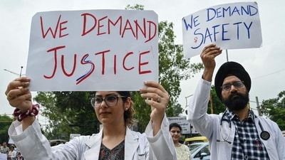 Doctors in Karnataka's Puttur government hospital conduct strike after patient's famuly abuse one of the doctors. Doctors in Karnataka's Puttur government hospital conduct strike after patient's famuly abuse one of the doctors.