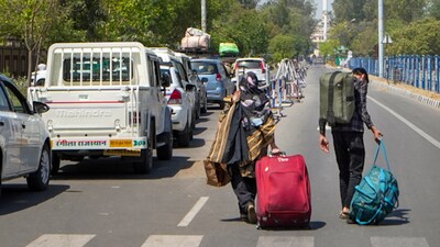 Pakistani nationals were given a deadline till April 27 to return to Pakistan after the Indian government revoked all short-term visas. (PTI)
