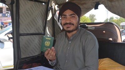 Pahalgam attack aftermath: A Pakistani national shows his travel documents at Attari-Wagah border after India revoked visas, April 27, 2025. (Sameer Sehgal/HT)