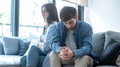 Know the signs that can indicate that our partner has mentally broken up with us and are just treating us as an option. (Shutterstock) Know the signs that can indicate that our partner has mentally broken up with us and are just treating us as an option. (Shutterstock)