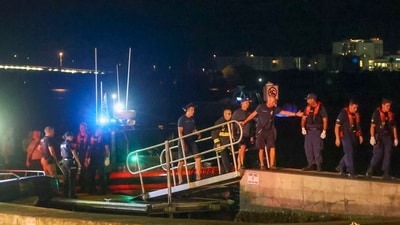 The U.S. Coast Guard and Florida Fish & Wildlife Conservation Commission are probing the crash. Police have cautioned drivers to avoid Memorial Causeway. (AP) The U.S. Coast Guard and Florida Fish & Wildlife Conservation Commission are probing the crash. Police have cautioned drivers to avoid Memorial Causeway. (AP)